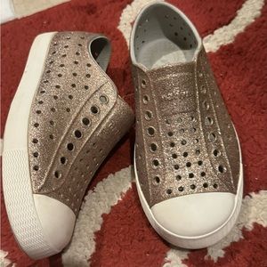 Native toddler size 11 used once